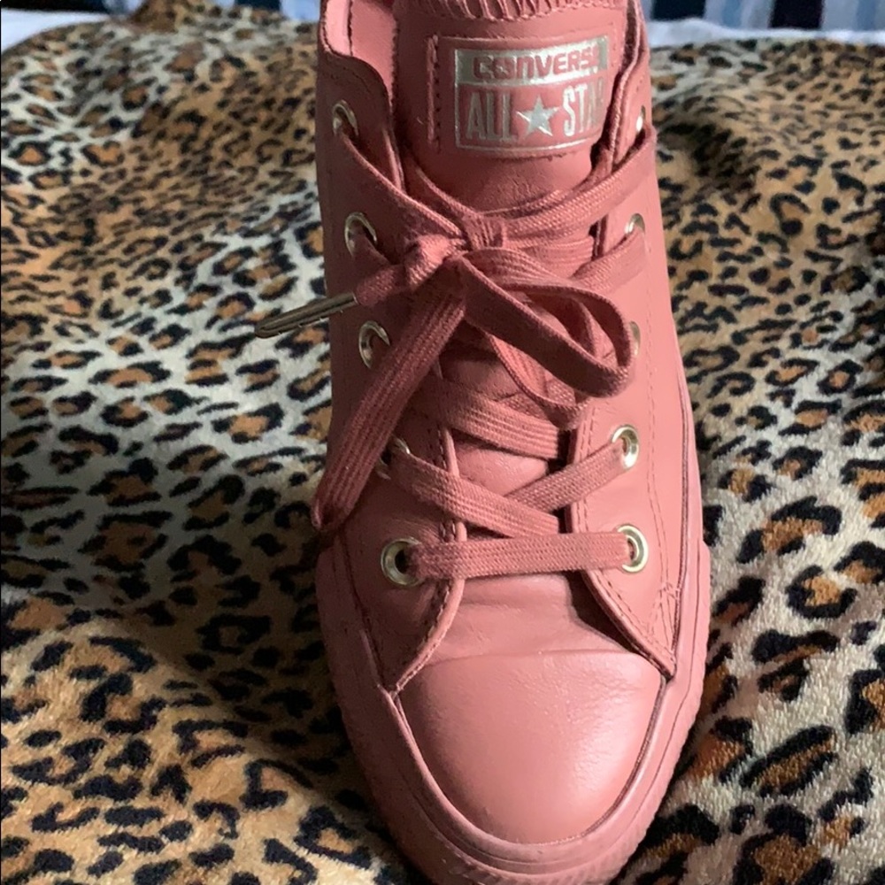 Convers - Picture 2 of 2